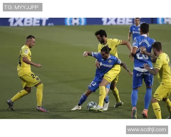 泽尼与莫尔德的激烈对决谁能在赛场上笑到最后 泽尼与莫尔德的激烈对决谁能在赛场上笑到最后